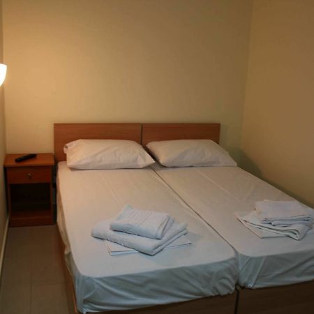 העיירה רתימנו Helen Apartments מראה חיצוני תמונה