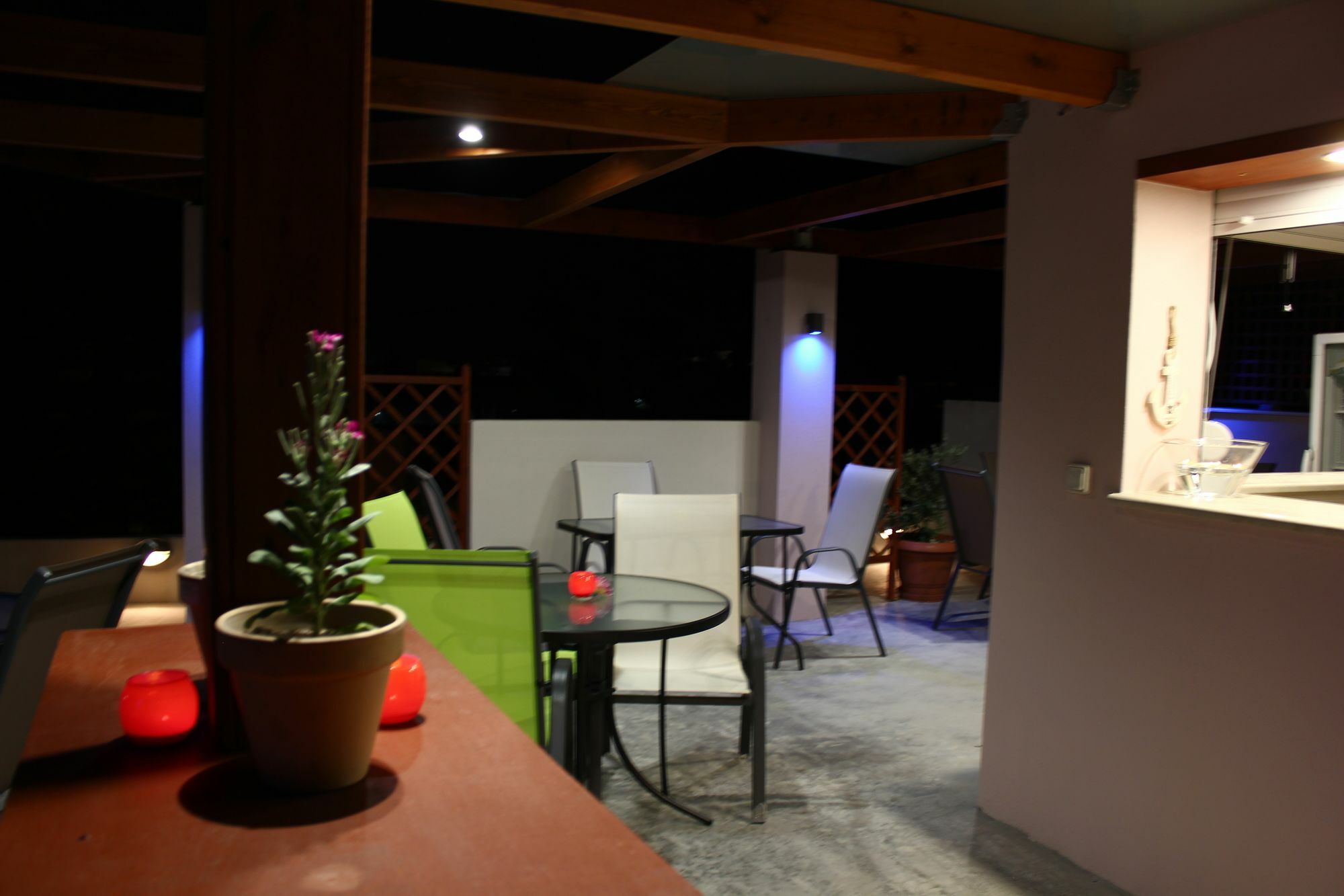 העיירה רתימנו Helen Apartments מראה חיצוני תמונה